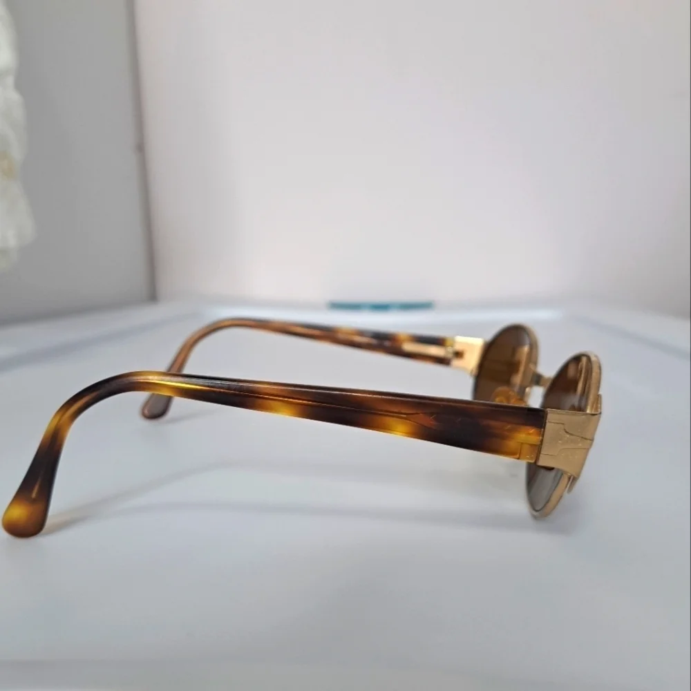 Persol Ratti 2002-S Vintage Sunglass Tortoise